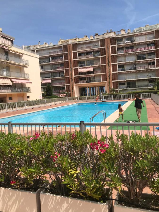 Studio Climatise Et Piscine En Bord De Mer Roquebrune-Cap-Martin Zewnętrze zdjęcie